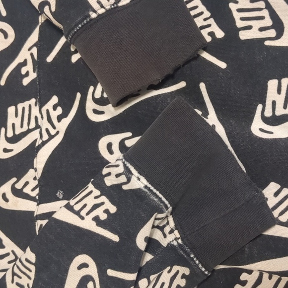 Hooded Nike Sweatshirt - Picture 6 of 12